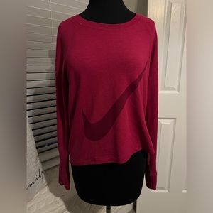 NIKE WOMEN’S DRI-FIT ACTIVEWEAR SWEATSHIRT W/ASYMMETRICAL HEM IN FUCHSIA SZ M